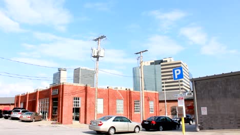 Downtown-Kansas-City-traffic-in-daytime