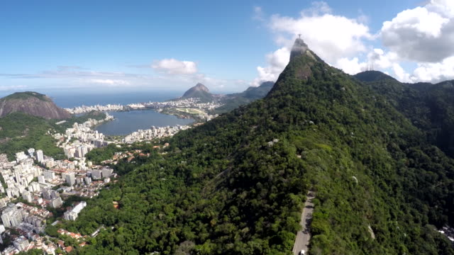 Luftbild-von-Christusstatue,-Corcovado-und-die-Stadt-Rio-de-Janeiro,-Brasilien
