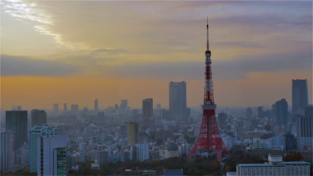 Tokyo-Turm-Tag-zur-Nacht-Zeitraffer