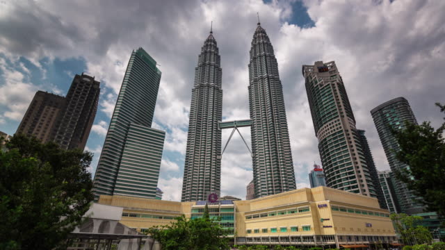 berühmten-Türme-von-Kuala-Lumpur-Tag-Licht-4-k-Zeitraffer