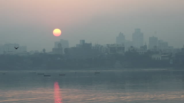 Sonnenaufgang-in-Mumbai-4k