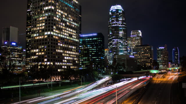 Die-Innenstadt-von-Los-Angeles-Freeway-Nacht-Zeitraffer