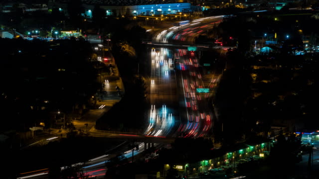 5-goldene-Autobahn-in-Los-Angeles-Nacht-Zeitraffer