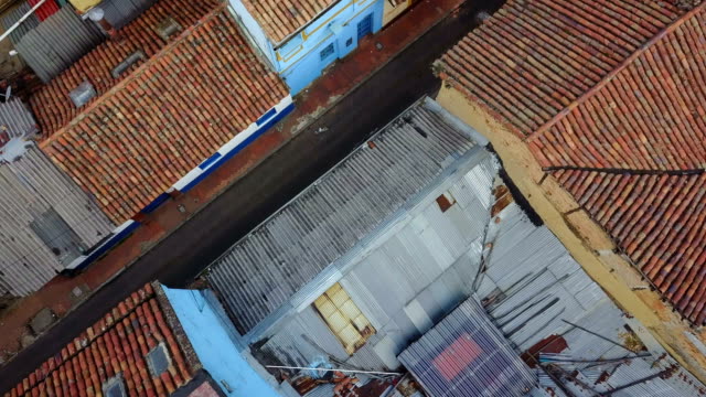 Antenne/Drohne-Blick-auf-Straßen-von-Bogotá,-Kolumbien-2