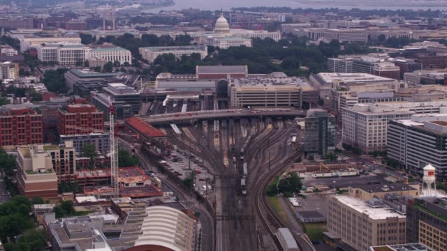 Luftaufnahme-von-Union-Station-verfolgt-führenden-Capitol.