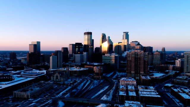 Die-Innenstadt-von-Minneapolis---Aerial-Skyline---Stadtbild
