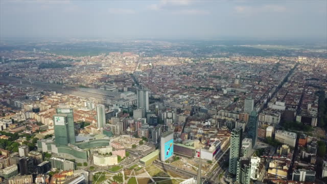 Italia-día-soleado-tiempo-Milán-ciudad-aérea-panorama-4k