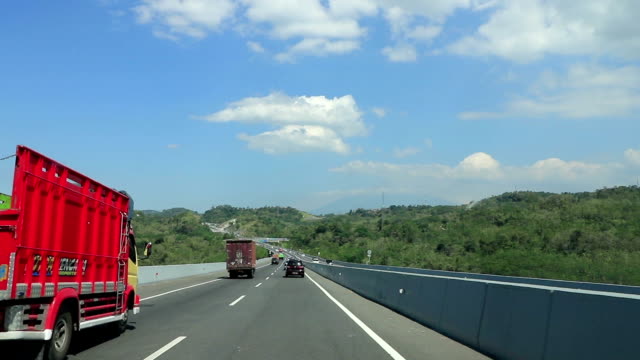 Gebührenpflichtige-Straße-Semarang-(Indonesisch:-Jalan-Tol),-zentral-Java,-Indonesien