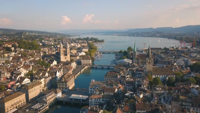Vista-aérea-de-la-ciudad-de-Zurich