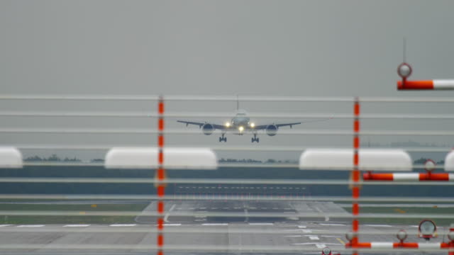 Widebody-Flugzeug-Landung
