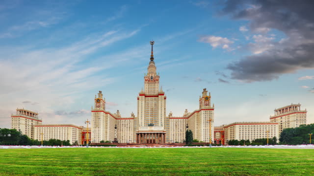 Lapso-de-tiempo-de-la-Universidad-Estatal-de-Moscú,-Rusia