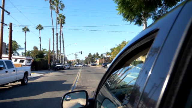 Conducir-un-coche-en-California-en-cámara-lenta-180fps-POV