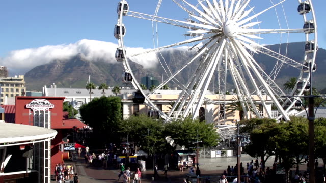 The-Giant-observation-wheel-at-Victoria-and-Alfred-Waterfront,Cape-Town