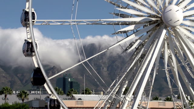 Giant-observation-wheel-at-Victoria-and-Alfred-Waterfront,Cape-Town