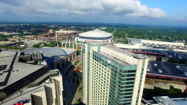 video-cenital-de-centro-de-la-ciudad-de-Atlanta,-Georgia
