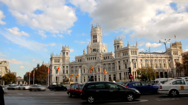 Der-Plaza-de-Cibeles-Madrid.-TM