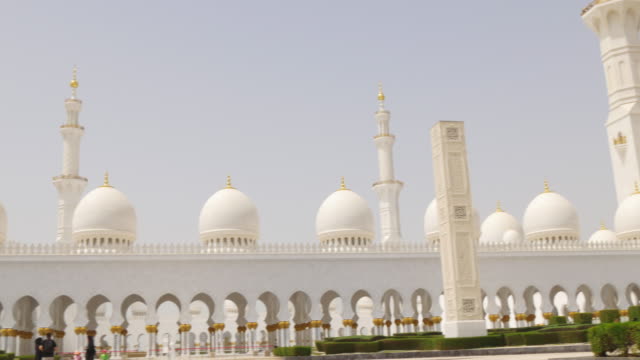 Emiratos-Árabes-Unidos-verano-mezquita-árabe-famoso-panorama-4-K