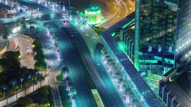Nacht-Beleuchtung-Dubai-Mall-Verkehr-Straße-Dach-Draufsicht-4-k-Zeit-hinfällig,-Vereinigte-Arabische-Emirate