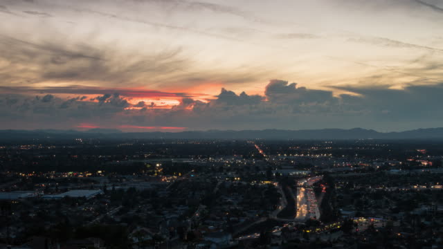 Cloudy-Day-To-Night-San-Fernando-Valley-Timelapse-near-Los-Angeles,-California