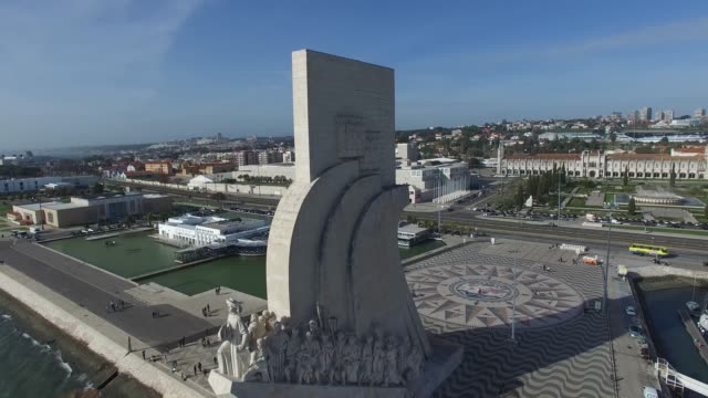 Aerial-View-des-Denkmal-der-Entdeckungen,-Lissabon,-Portugal