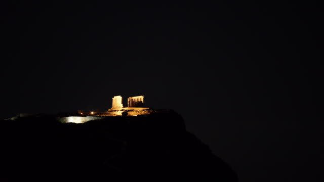 Greek-temple-of-Poseidon-at-night,-Cape-Sounio
