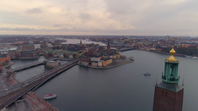Aerial-shot-of-Stockholm-cityscape-and-City-Hall-tower.-Riddarholmen-and-Gamla-stan-skyline
