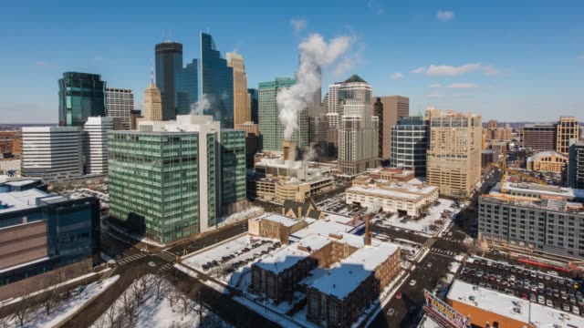 Minneapolis-Traffic-and-Smokestacks