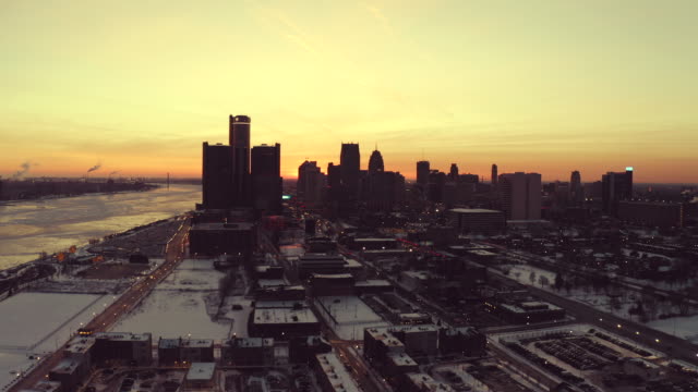 Detroit-downtown-aerial-view-Winter-Panorama-at-Sunset