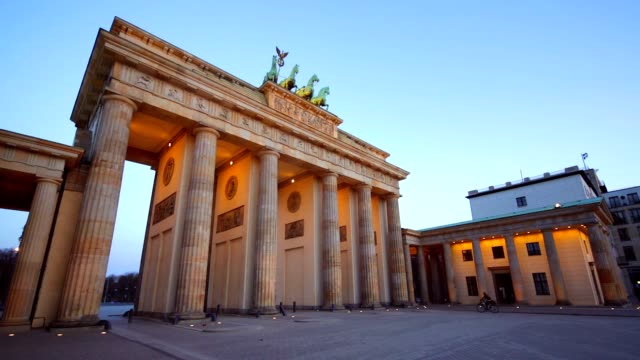 Brandenburger-Tor-(Brandenburg-Gate),-famous-landmark-in-Berlin,-Germany-HD