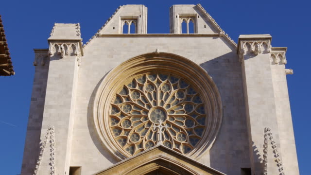 tarragona-catedral-la-luz-solar-primer-plano-de-4-K