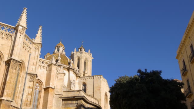 tarragona-catedral-la-luz-solar-parte-superior-4-K