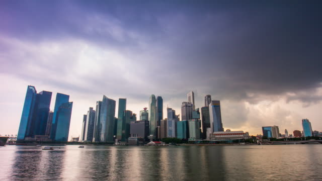 Singapur-Sturm-sonnigen-Himmel-Marina-Bay-Innenstadt-Panorama-4k-Zeitraffer
