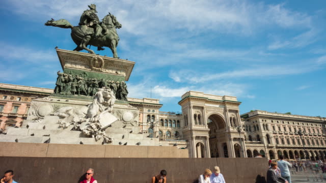 Italien-Sommer-Tag-Denkmal-Galleria-Vittorio-Emanuele-quadratisch-Panorama-4-k-Zeit-hinfällig,-Mailand
