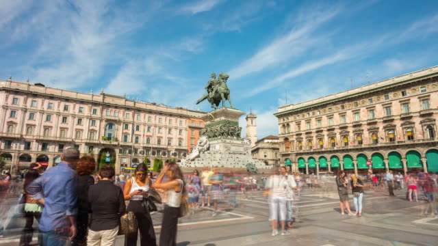 Italien-Sommer-Tag-Dom-Platz-Vittorio-Emanuele-Denkmal-Panorama-4-k-Zeit-hinfällig,-Mailand