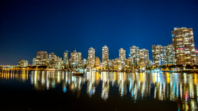 Vancouver-Zeit-verfallen-nachts-Skyline-und-Ozean-4k-1080p