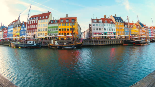 Time-Lapse-video-panorama-view-of-Nyhavn-in-Copenhagen,-Denmark-day-to-night-timelapse,-4K