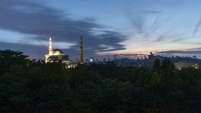 Sonnenaufgang-am-Eidgenössischen-Moschee,-Kuala-Lumpur