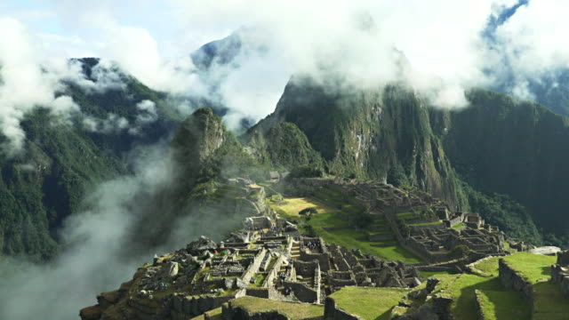 mist-rising-from-a-valley-at-machu-picchu