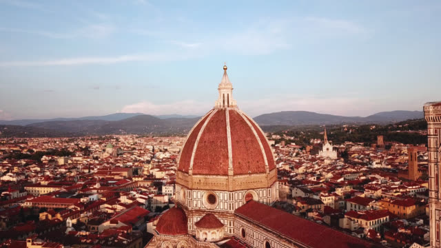Florencia,-Toscana,-Italia.-Vista-aérea-de-la-ciudad-y-la-Catedral-de-Santa-María-del-Fiore