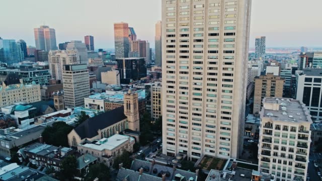 Luftaufnahmen-von-Montreal-an-einem-trüben-Sommertag