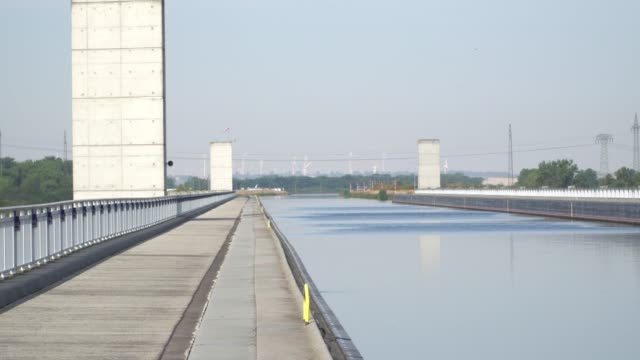 Puente-de-agua-Magdeburg.-Famosa-Wasserstrasenkreuz