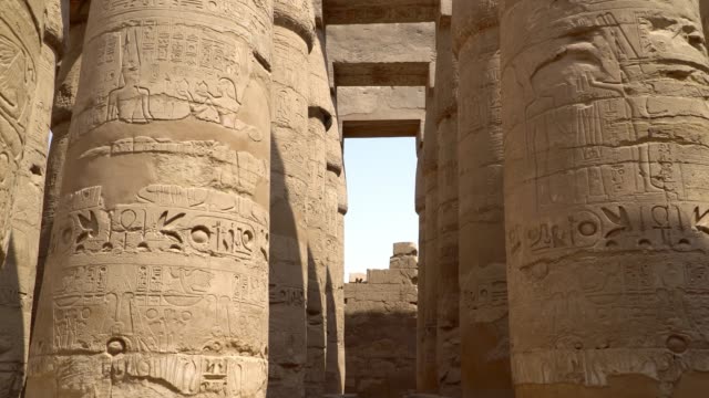 Karnak-Tempel-in-Luxor,-Ägypten.-Der-Karnak-Tempelkomplex,-allgemein-bekannt-als-Karnak,-umfasst-eine-breite-Mischung-aus-verfallenen-Tempel,-Kapellen,-Pylone-und-andere-Gebäude-in-Ägypten.