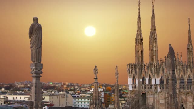 Milán-Italia,-vista-de-la-ciudad-desde-la-terraza-del-Duomo.