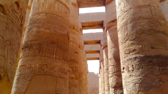 Ruinas-de-la-hermosa-antigua-templo-de-Karnak-en-Luxor