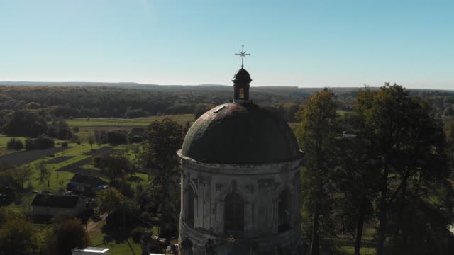 Vista-aérea-de-la-cúpula-de-la-iglesia-viejo-católica