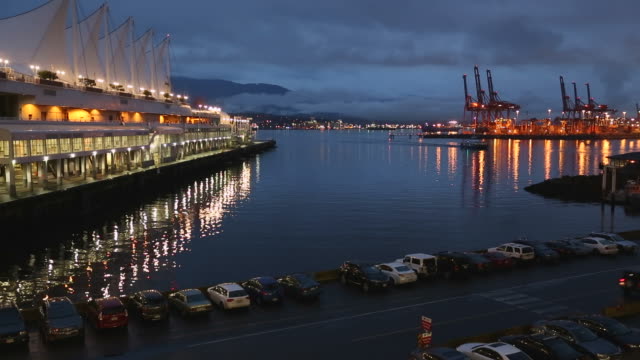 Burrard-Inlet-Waterfront-Dawn,-Vancouver