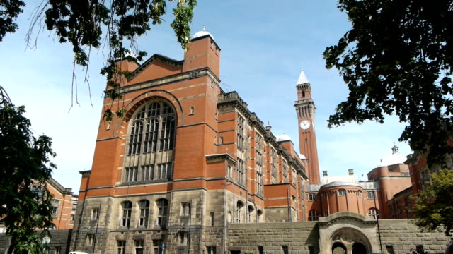 Birmingham-University-–-der-Great-Hall.