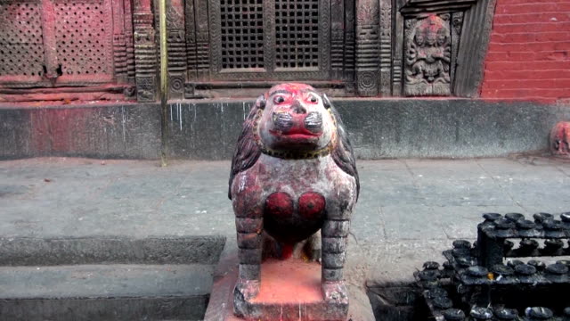 animal-lion-tiger-Skulptur-in-Kathmandu,-Nepal