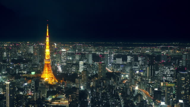Tokio-Torre-con-paisaje-de-la-ciudad-por-la-noche