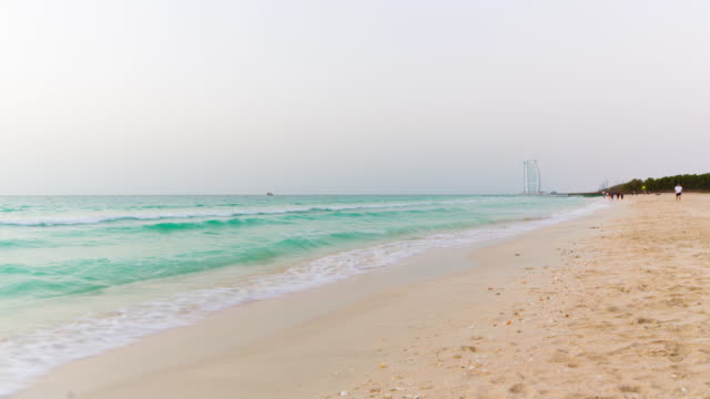VAE-Tageslicht-Dubais-berühmte-Hotel-Bucht-Veranstaltungsraum-\"-panorama\"--4-k-Zeitraffer